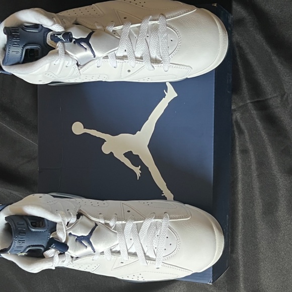 Authentic - Jordan 6 Retro \